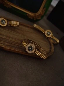 1 chiếc đồng hồ nữ mặt nhỏ màu vàng hoa trà cổ điển mới, đồng hồ thạch anh nữ chống nước nhỏ gọn thanh lịch tối giản thời trang với dây đeo bằng thép không gỉ, thích hợp để đeo hàng ngày, những dịp trang trọng và làm quà tặng - Vàng - Xem 5