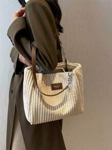 轻便时尚，大容量，简约风格的毛绒单肩手提包，适合上学、旅行、购物、约会等场合，是送给年轻女孩、大学生、年轻职业人士和上班族的理想礼物。也适合办公室、大学、工作、商务、通勤、户外活动、旅行、野餐等场合，可用作背包。