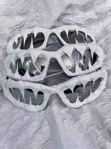 一副Y2K风格手工铆钉椭圆形时尚眼镜，优雅大方，适合摄影和日常佩戴，可用作时尚眼镜或沙滩配饰。 - 白銀銀框水銀色鏡片 - 查看 2