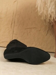 Botas de caña alta con punta puntiaguda de marca europea, tacón de cuña, diseño de caña simple, para mujer