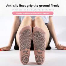 1 Đôi tất tập thể dục chống trượt có dây đeo chéo, lót nhiệt dày, chấm bi, thoáng khí, tập khiêu vũ Pilates. Bao bì bên ngoài của sản phẩm được giao ngẫu nhiên. - Nhiều màu - Xem 2