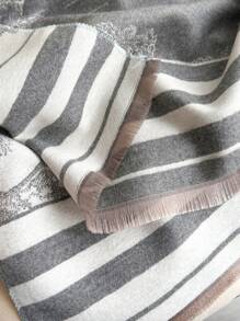1pc Women Reversible Faux Wool Jacquard Floral Warm Shawl Scarf For Daily Wear, Autumn/Winter - Grey - View 4