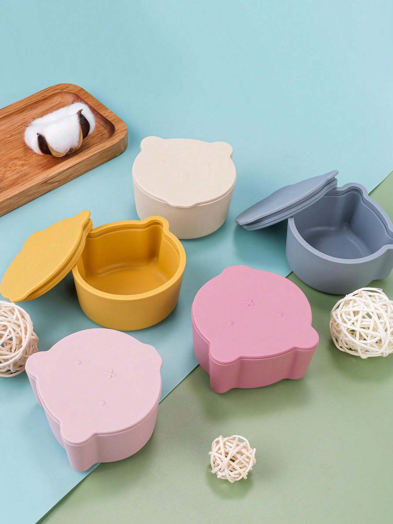 Customized 1PC Snack Box Silicone Material With Cartoon Bear Shape