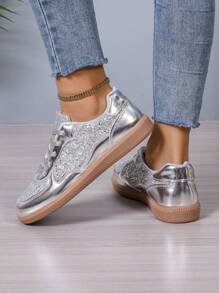 2024 新款女士皮革运动鞋，银色，休闲运动平底鞋 - 銀色 - 查看 5