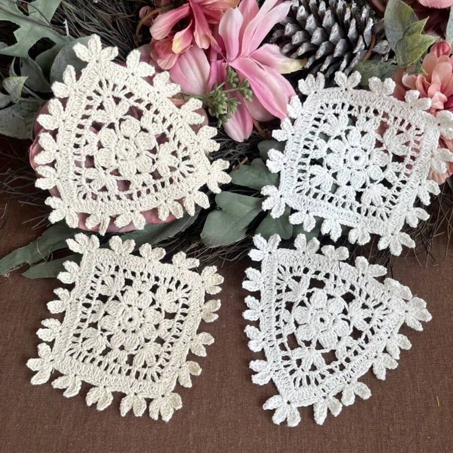 Tapete de mesa decorativo de ganchillo hecho a mano en blanco y beige - Multicolor - Ver 1