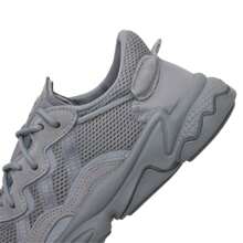 Adidas Originals Herren Ozweego Lässig einfache Sportschuhe mit niedrigem Profil, GW4671