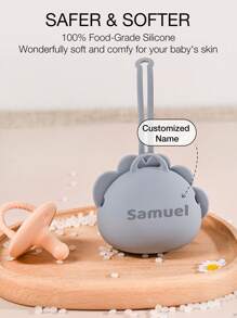 1 件定制硅胶奶嘴收纳盒、卡通狮子奶嘴架（带绑带）、便携式防丢失奶嘴容器、婴儿洗澡、家庭装饰礼物、冬夜礼物、返校冬季礼物创意、男孩女孩情人节、多功能、装饰性、字母、精致、时尚、婴儿时尚、柔软、多彩、可爱、卡哇伊、独特、定制珍品、婴儿礼物、儿童节可爱宝宝、多功能、装饰性、字母、时尚、现代、多彩、可爱、可爱、休闲、定制、个性化、独特、定制、送给他的理想礼物、送给她的理想礼物 - 彩色 - 查看 3