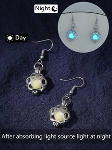 Nooxian 1 Cặp bông tai mặt dây chuyền hình bàn chân mèo rỗng dễ thương sáng tạo thời trang, quà tặng trang sức cho phụ nữ (Phát sáng sau khi hấp thụ ánh sáng, sẽ không phát sáng nếu không hấp thụ ánh sáng) - Bạc - Xem 6