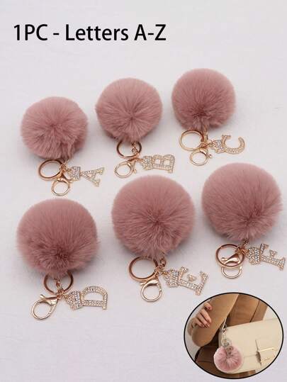 闪闪发光的水钻字母 A-Z 钥匙扣，配有可爱的毛绒幸运水晶吊坠，闪亮的合金吊坠，非常适合包和背包 - 非常适合生日和特殊场合的圣诞节礼物，感恩节礼物