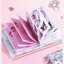 Sanrio Fließend Sand Entspannungshandbuch mit Aufklebern Mini Notizbuch für Studenten zum Mitnehmen, süße Erinnerungsstücke teilende Bohnen Notizbuch (zufälliger Stil)(kleine Zubehörteile zufällig)