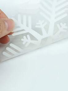 4 件圣诞雪花窗贴可重复使用无胶静电雪花贴纸适合在圣诞派对冬季和新年聚会上装饰门窗 - 彩色 - 查看 10