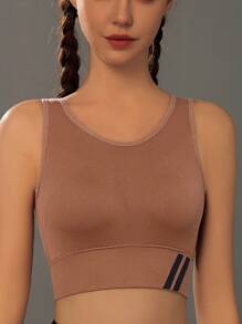 Soutien-gorge de sport sans armature marron avec coussins amovibles, design minimaliste pour femmes, soutien moyen pour l'entraînement, le fitness, la course, le yoga
