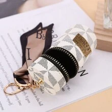 1pc Portable Coin Pouch & Car Keychain, Mini Fashionable Key Ring Casual Car Accessories Bag Charm School Letter