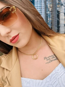 SHORT NECKLACE WITH GOLD RING, LINK SHAPE - Dorado - Ver 1