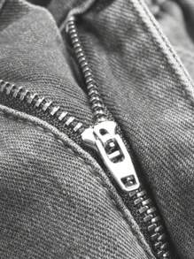 Jeans casuales rectos con efecto desgastado y estampado de mariposa para niña preadolescente