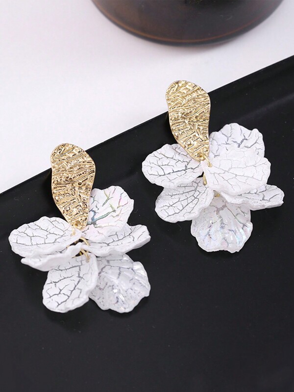 1 pieza Pendientes elegantes, finos y lujosos con pétalos y perlas para mujeres, adecuados para uso diario