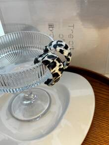 1 对皮革豹纹 C 形褶皱耳环，时尚小众设计，优雅耳环 - 彩色 - 查看 8