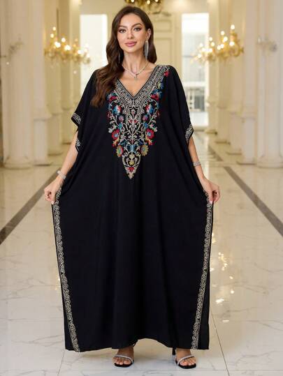 Black Embroidered Arabic Style V Neck Dress Thobe For Women House Dress Kaftan Plus Size Elegant