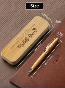 1 pieza Regalos personalizados de graduación Bolígrafo de madera grabado Caja de regalo del bolígrafo Regalos únicos para el mejor amigo, maestro, estudiante Reutilizable, ornamental, grabado Elegante, vintage, contractado Único, personalizado Decoración navideña para bodas, para invierno, para otoño, para la escuela, para negocios/trabajo/oficina Conjunto de útiles escolares Regreso a la escuela, regreso a la escuela, útiles escolares