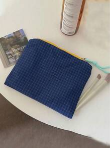 Una bolsa de maquillaje con bloqueo de color a cuadros y cremallera, bolsa de almacenamiento de maquillaje, bolsa de viaje portátil, bolsa de almacenamiento de artículos de tocador, bolsa de viaje para cosméticos y artículos de tocador, brochas de maquillaje, lápiz labial, cepillos, productos de cuidado de la piel, teléfono móvil, monedas, artículos pequeños, Navidad, regalos, vacaciones, uso multifuncional.