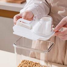 1pc Sealed Storage Container With Handle, Grain, Flour Box. Pet Dog Cat Food Dispenser With Measuring Cup, Transparent Plastic Kitchen & Food Storage Canister For Sugar, Pasta, Grains, Cereals - 無色 - 查看 3