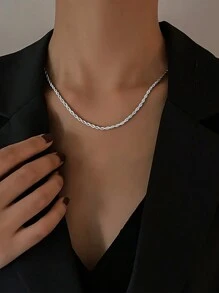 Women's Fashion Simple Sexy Necklace, Twist Rope Chain, Chain, Gold Jewelry Gold Accessories, Women Gifts, Choker Necklace, European And American Style Unisex Necklace, Sailor Rope Chain Necklace, Coffee Bean Necklace, Snake Chain, Oval Chain, Geometric Chain, Fashionable High-End Short Necklace Copper Clavicle Chain Choker Necklace, Golden Accessories, Style Women Gifts Daily Casual Wear, Fashion Jewelry