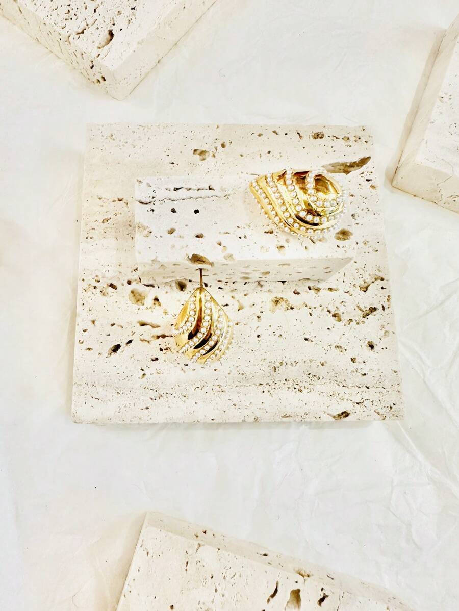 KOLCZYKI ZE STALI NIERDZEWNEJ W KSZTAŁCIE KROPLI