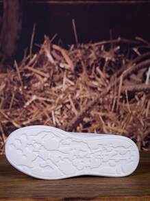 Men's Classic And Versatile Casual Shoes With White Sneakers With A Platform Soles - White and Black - View 7