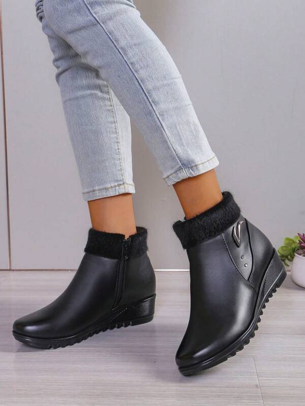 Botas curtas com forro térmico, sapatos antiderrapantes para mães, botins de salto baixo, preto, quentes para outono/inverno