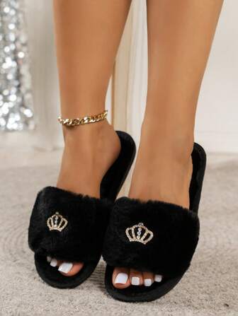 Cómodas, suaves y de moda pantuflas para el hogar. Adecuadas para uso interior o exterior. Una opción ideal para entusiastas de la moda. Pantuflas de mujer, pantuflas de felpa, pantuflas de dormitorio de felpa negra simple.