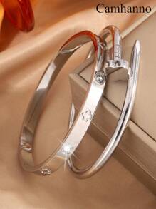 Camhanno 2 Pieces Of Exquisite And Fashionable Stainless Steel Plum Blossom Nail + Four-Leaf Flower Embossed Bracelet Set Is Suitable For Sending Girlfriends During The Holidays Valentines,Mom,Mother,Mother's Day,Gift