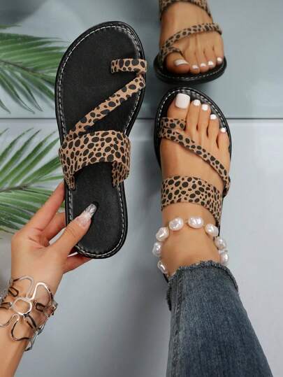 Sandalias planas con punta abierta, estampado de leopardo, cómodas y de moda casual para exterior y playa, para mujeres de talla grande, estilo europeo y americano, ideales para el verano