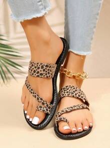 European And American New Plus Size Women Leopard Print Open Toe Comfortable Flat Leather Slip-On Slippers, Casual Fashion Outdoor Beach Sandals For Summer