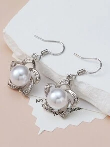 2 件优雅花朵珍珠吊坠耳环，采用铜镀 18K 金银和锆石制成，适合女士耳环，百搭时尚耳环 - 珍珠耳環 - 查看 3