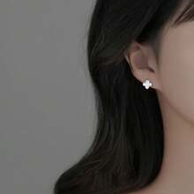 1 Cặp bông tai kẹp hình cỏ bốn lá bằng bạc Sterling S925 và xà cừ đơn giản & thanh lịch, phù hợp để đeo hàng ngày cho phụ nữ - XY-233 - Xem 7