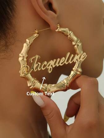 1 par de pendientes de bambú personalizados dorados Pendientes de bamboo con nombre + Pendientes con aro de bamboo personalizados ; Pendientes aros personalizados para el Día de la Madre, regalo de Acción de Gracias, Navidad, dorado, elegante, colorido, vintage, hipster, sencillo, Y2k, moda de los 2000, personalizado, personalizado y único, regalos ideales para él, obsequios ideales como ella, ella y su novio, amigos, familiares, novios, para cumpleaños, despedidas de soltera, graduación, novia, fiesta, aniversario, cumpleaños para mujeres, fiestas, bodas, citas, salidas, parejas, boda, vacaciones, bailes