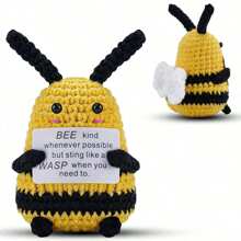 Những chú ong tích cực vui nhộn Mini Crochet Bees với những tấm thiệp khẳng định tích cực để làm quà tặng mới lạ đầy cảm hứng và trang trí tiệc. Thích hợp cho lễ hội, quà tặng sinh nhật, quà tặng tiệc sinh nhật - Nhiều màu - Xem 9