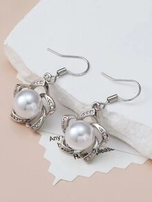 2 件优雅花朵珍珠吊坠耳环，采用铜镀 18K 金银和锆石制成，适合女士耳环，百搭时尚耳环 - 珍珠耳環 - 查看 8