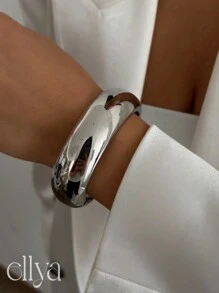 1pc Vintage Fashionable Asymmetrical Hollow Metal Cuff Bracelet, Exaggerated Chic Wide Face Thick Gold & Silver Mirror Surface Bracelet, Women Simple High-Quality Double-Sided Spring Wrist Bracelet, Multi-Functional Stackable Jewelry, Chunky Jewelry, Suitable For Daily Decor, Party And Banquet Jewelry, Holiday Gift Jewelry
