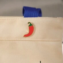 Broche de esmalte de pimiento rojo picante personalizado, adornos decorativos, insignias de solapa, insignias, joyería, regalos, pasadores para ropa, bolsos, encantos, útiles escolares, mochilas, accesorios de oficina, camisas, chaquetas, accesorios de otoño-invierno, adecuado para adolescentes, jóvenes, hombres, casual, al aire libre, atlético, vacaciones, regalos de graduación, cumpleaños, ropa diaria, pasadores divertidos, regalos para maestros - Rojo - Ver 6