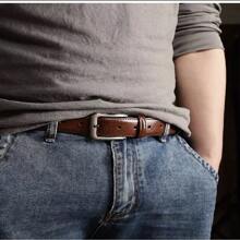 1条男士简约英伦复古PU皮休闲腰带，适合休闲、商务、男友、丈夫、父亲等男士日常穿着，时尚百搭，适合青少年、户外、度假、运动、旅行、街头、波西米亚风、复古秋季、万圣节等秋冬季配饰，也适合青少年、青年、男士，休闲、户外、运动、度假、毕业礼物、生日礼物、日常穿着。