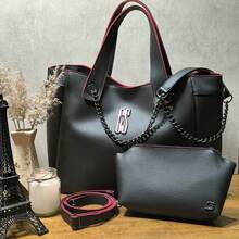 Zirisco Women's Bag Premium Line, Luxurious, Elegant, Party, Dinner, Work, School, University, Travel. Zipper Closure, Satin Inner Lining, Large Bag, Synthetic PU, Smaller Chain Handle, Larger Shoulder And Crossbody Strap, Toiletry Bag. Gaby Show - 紫紅色 - 查看 1