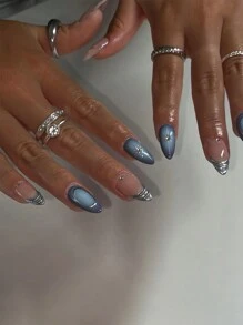 24 piezas de uñas postizas de forma de almendra media azul francés con rayas plateadas 3D, adecuadas para todas las mujeres para uso diario
