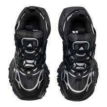 Adidas XLG RUNNER DELUXE 轻便低帮跑步鞋，男女款舒适运动鞋 - 黑色 - 查看 4