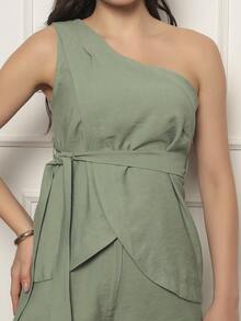 Women's Set In Marante Fabric With Asymmetrical One-Shoulder Neckline And Shorts 2025 - màu xanh lá - Xem 4