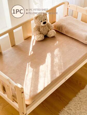 1pc Solid Color Velvet Thickened Baby Mattress Cover, Simple Daily Milk Velvet Warm And Comfortable Baby Bed Sheet, Available In Autumn And Winter Love Valentine