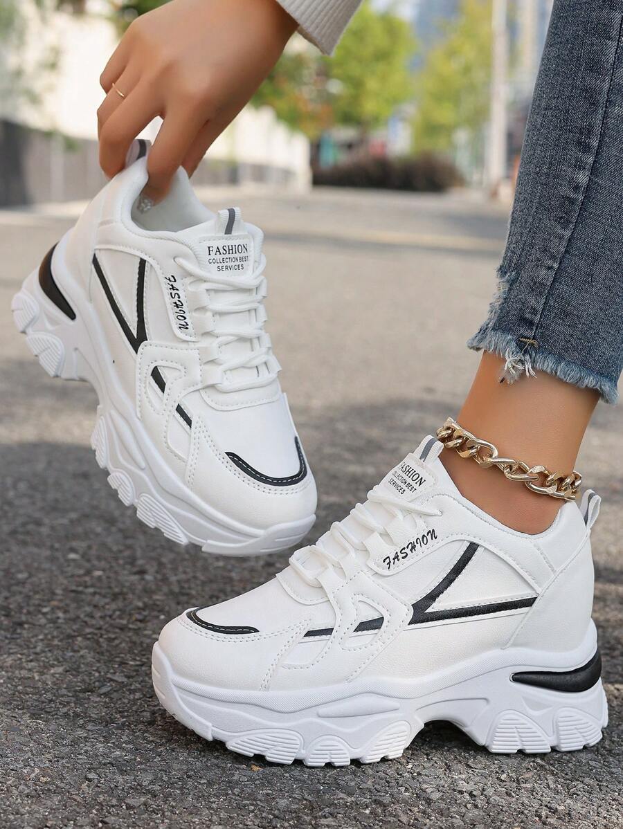 1 双女士白色皮革休闲运动鞋，厚底厚底厚底运动鞋，带隐藏式鞋垫，适合日常休闲、度假、约会，带黑色条纹装饰，经典简约设计，鞋跟高度 7.5 厘米