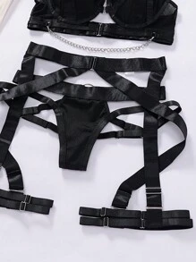 Women's Sexy Lingerie Set, Underwire Push-Up Bra, Garter Belt Set With Chain - Black - View 3