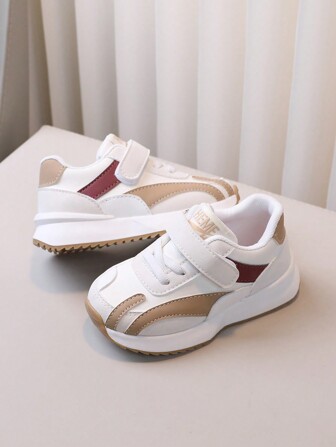 1 双休闲舒适防滑防踢钩环软底皮革婴儿运动鞋，适合所有季节