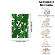 1pc Pătură personalizată cu nume, pătură de flanel cu tematică fotbal, pătură caldă moale și confortabilă, pătură pentru ocazii memorabile, cadou de aniversare, cadou de Crăciun, cadou pentru familie și prieteni, potrivită pentru dormitor, birou, pat, canapea, fotoliu, pentru somn, camping, călătorie, moale, confortabil, simplu, personalizat, personalizat, unic, el, ea, iubit, prietena, prietena, prietena, pentru familie Zile de naștere, Pentru inaugurarea casei, Pat, Mașină, Dormitor, Ceainărie, Sufragerie, Canapea